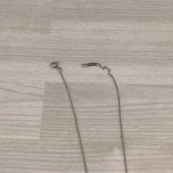 Tiffany & Co. 9.25 S.Silver & 750 Gold Bow Heart Pendant Necklace - Picture 3 of 3